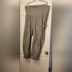 Size 12-14L Maternity jeans